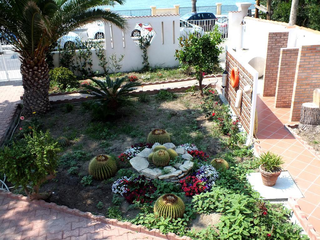 B&B Villa Sul Mare Melito Di Porto Salvo Bagian luar foto