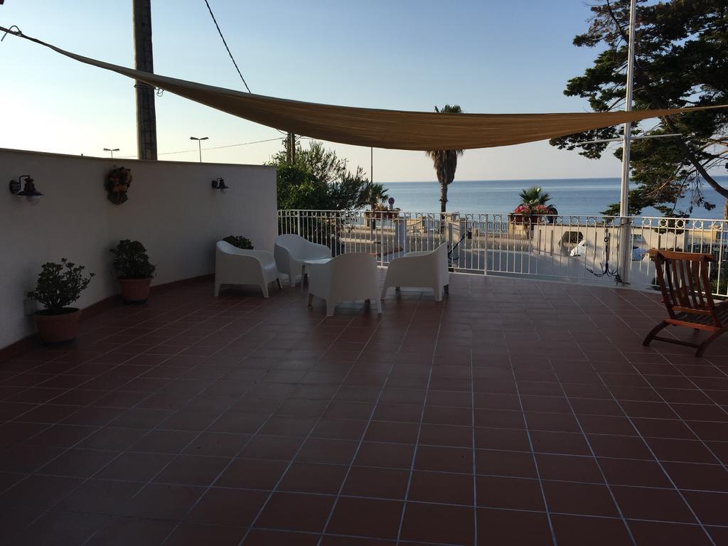 B&B Villa Sul Mare Melito Di Porto Salvo Bagian luar foto