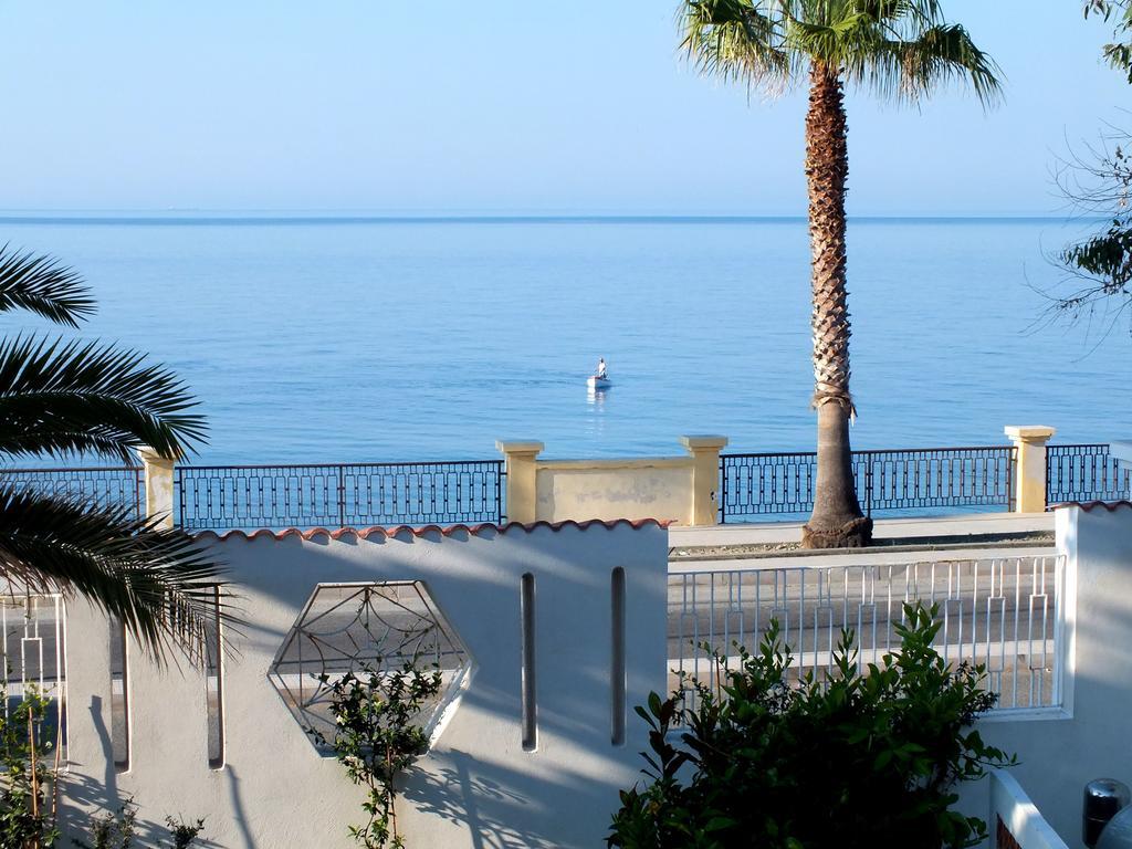 B&B Villa Sul Mare Melito Di Porto Salvo Bagian luar foto
